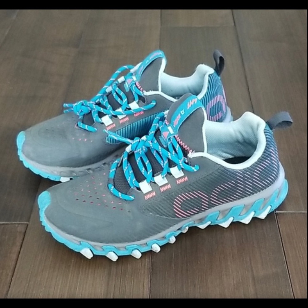 Adidas tennis shoes size 6 in gray and blue.